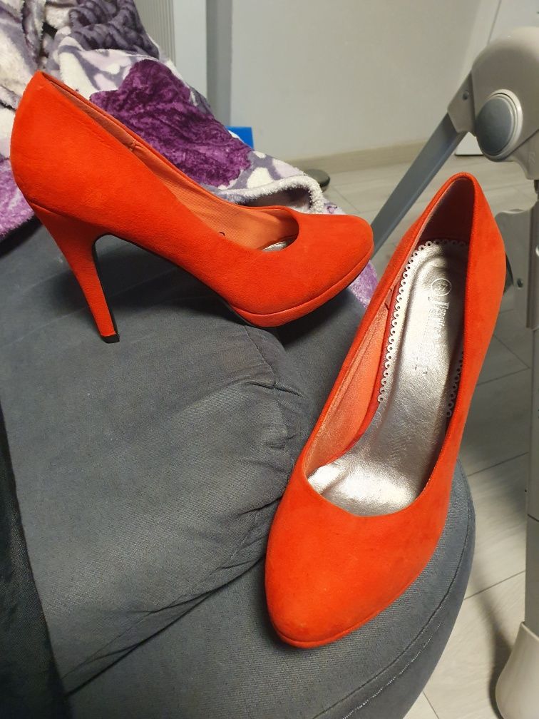 Nowe buty szpilki  ccc jennifer