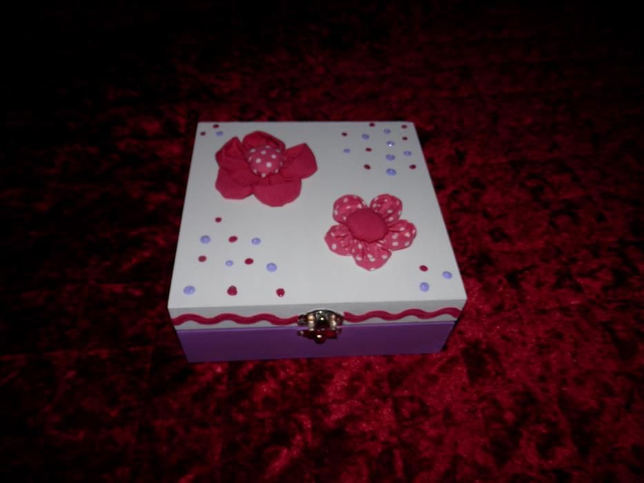 Caixa para guardar ganchos ou bijuteria