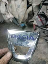 Mala e emblema Dacia Sandero e vidro da mala