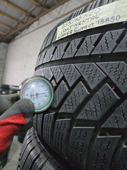 255/45R20 Continental winter contact TS850 Tesla model 3