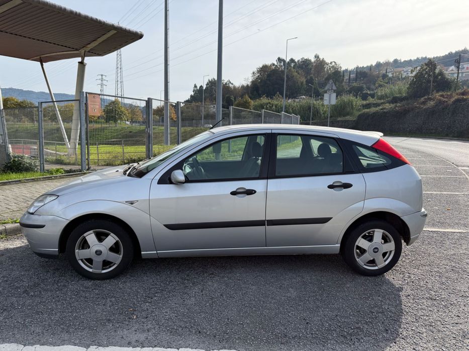 Ford Focus 1.4 CC 5 lugares gasolina