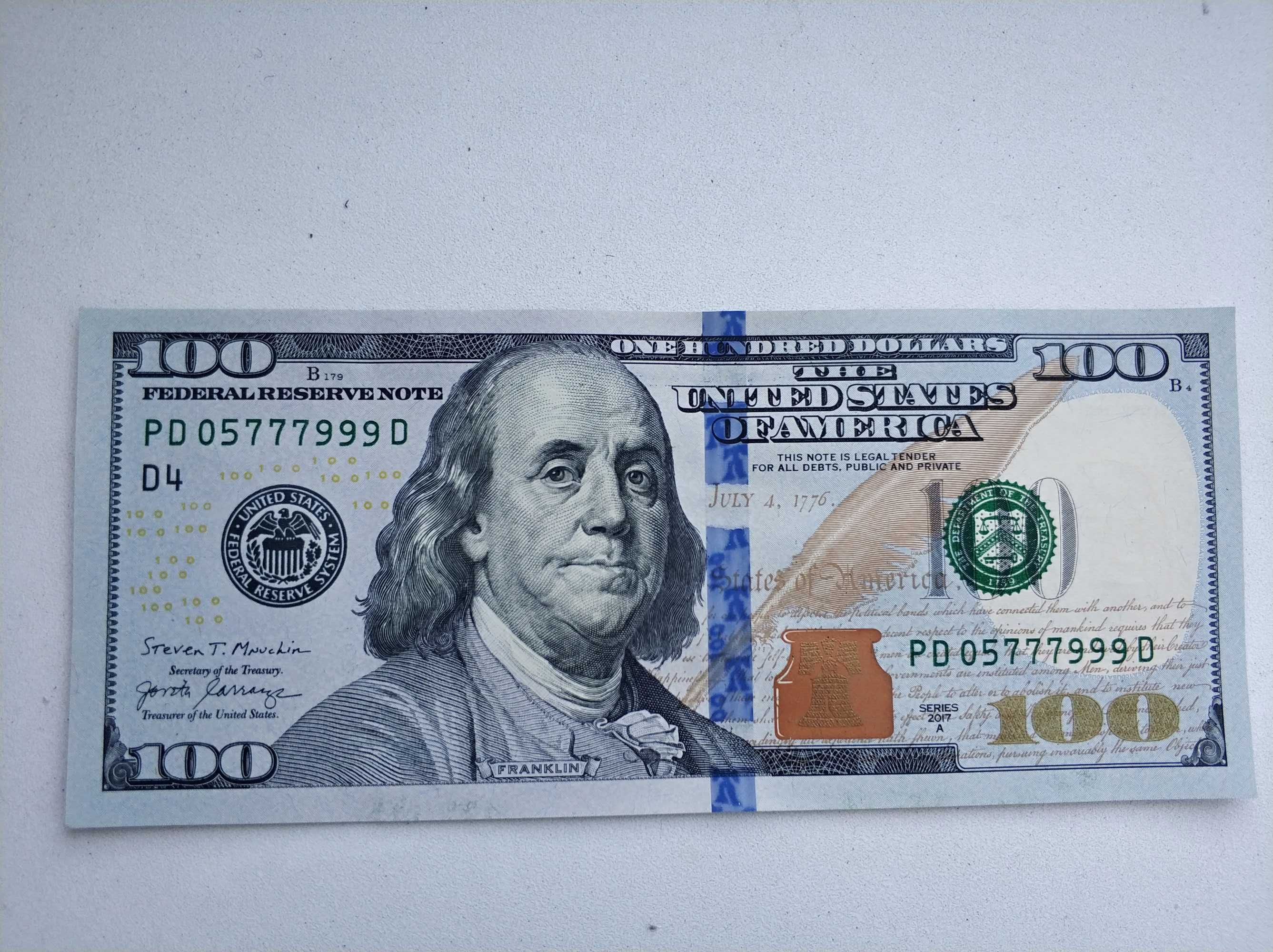 Купюра бона 100 долларов редкий номер  unc состояние