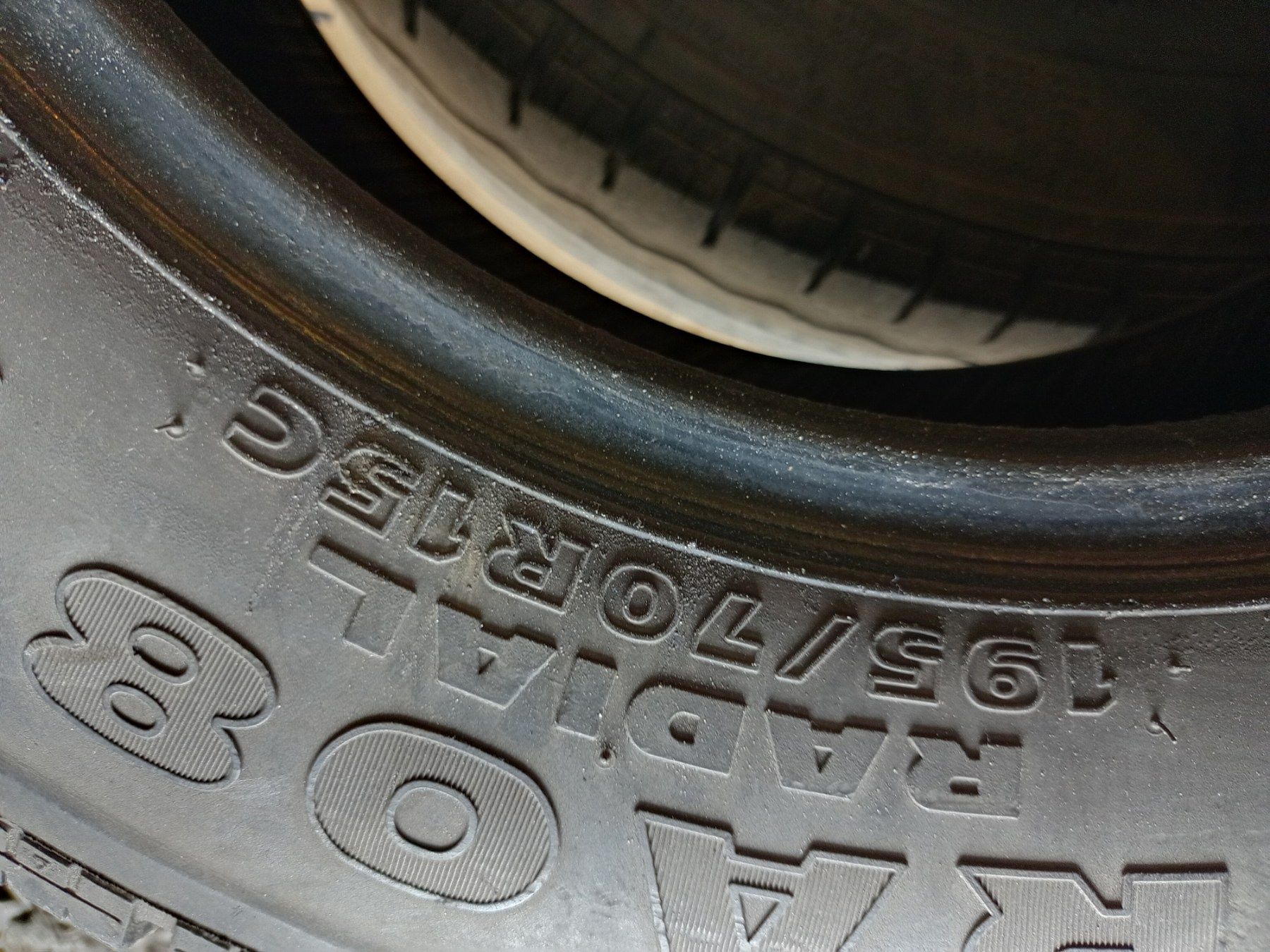 Резина 195/70 R15C