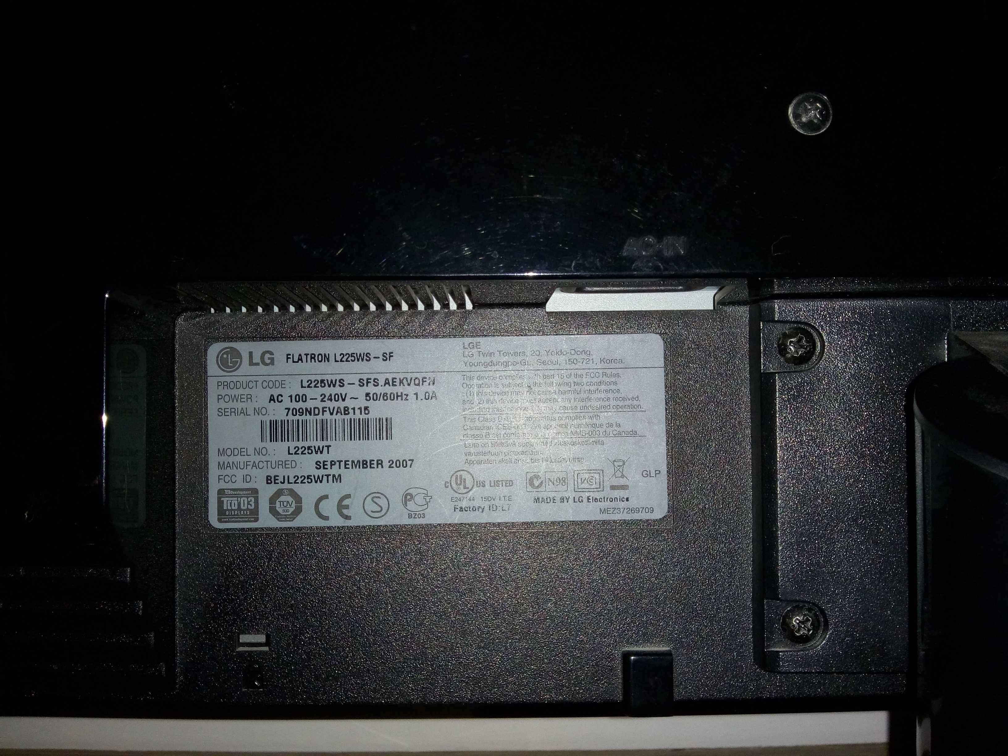 Monitor LG Flatron L225WS Stan sprawny bardzo dobry
