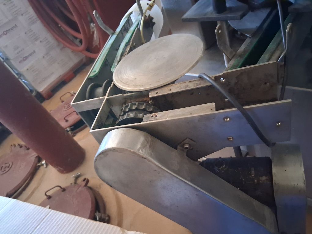 Canto 90° motorizado para linha de engarrafamento