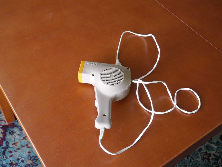 Suszarka do włosów firmy Farel