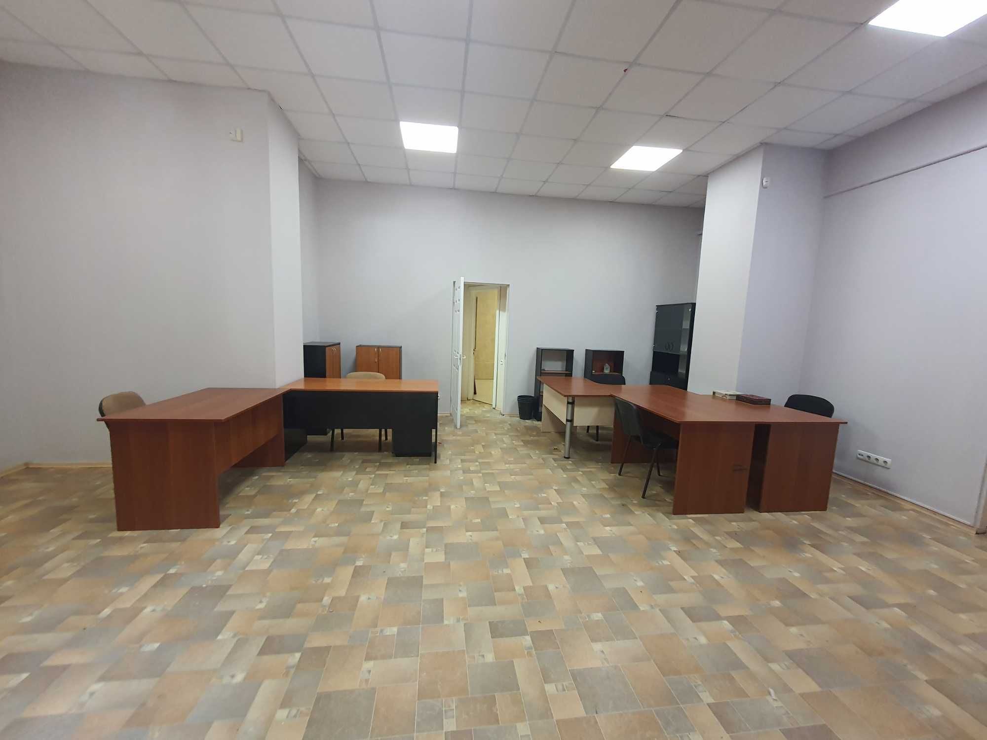 Сдам фасадный офис ул. Успенская 55 кв м