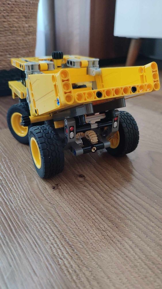 Ciężarówka górnicza 2 w 1 Lego Technic 42035