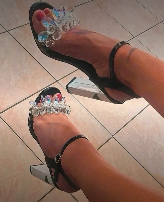 Piękne czarne buty na obcasie kryształki r 38