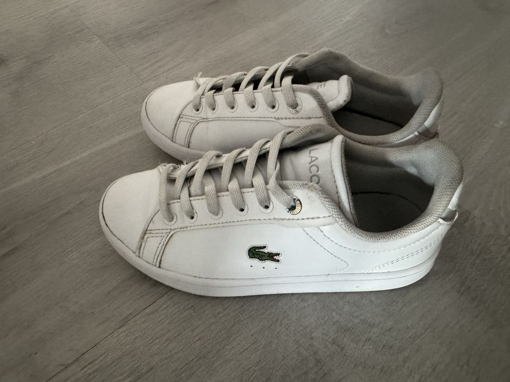 Tenis semi novos