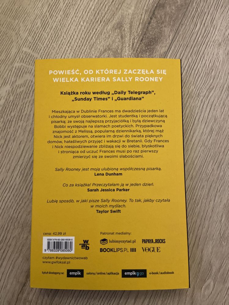 Książka Rozmowy z przyjaciółmi Sally Rooney