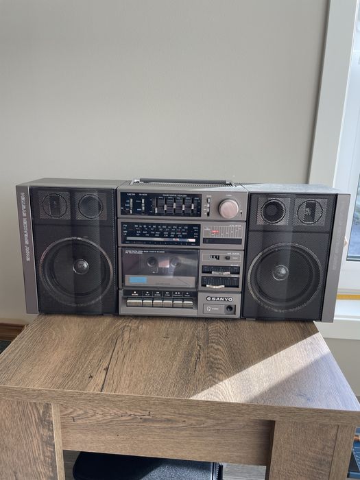 Касетний магнітофон Sanyo