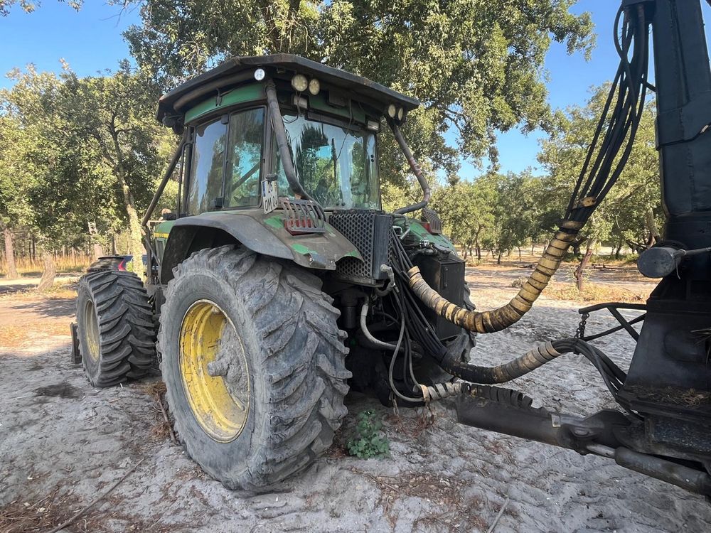 Trator John Deere 7810 Florestal c/ Reboque + Grua