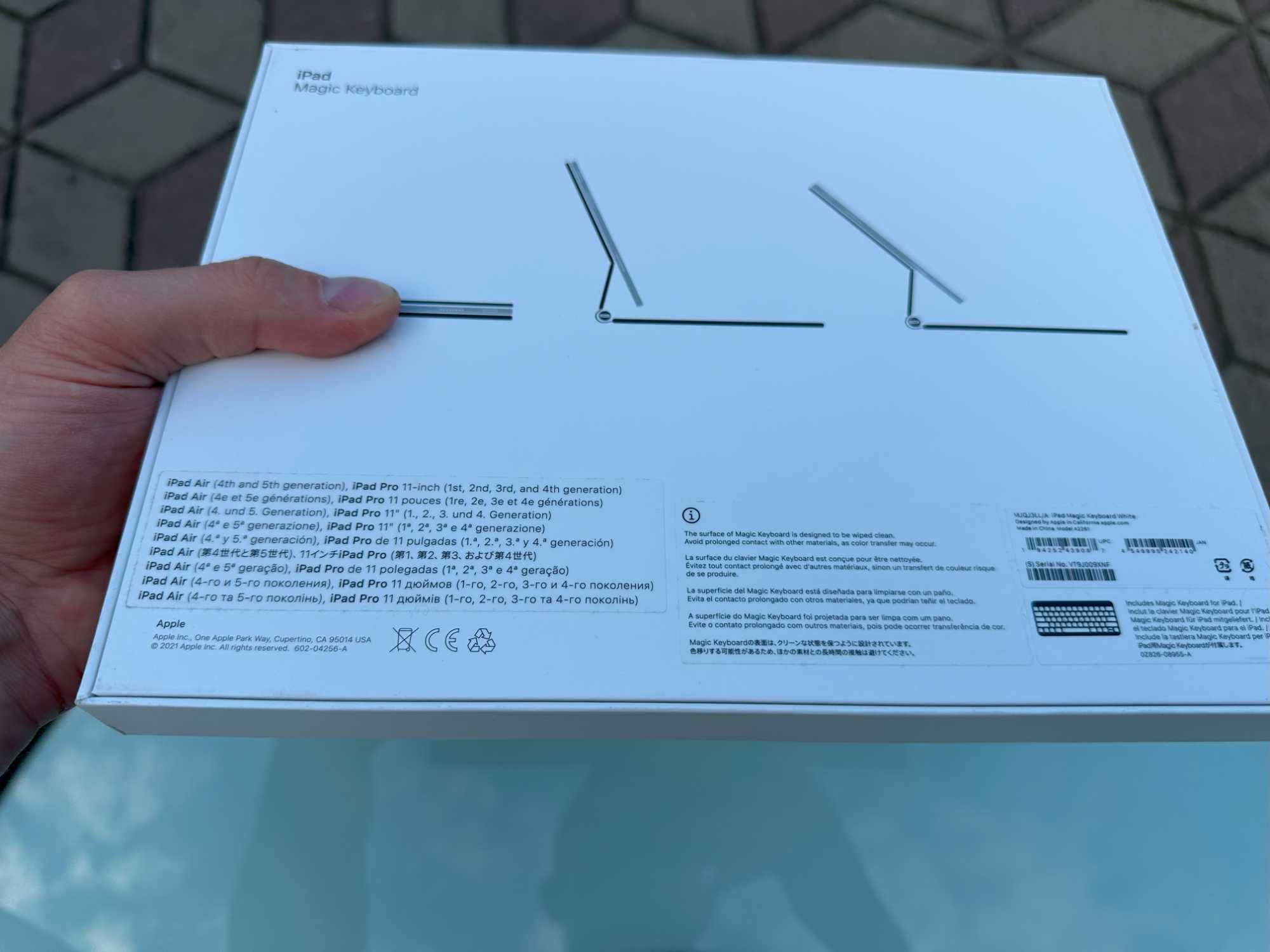 biała klawiatura Magic Keyboard do iPad 11'