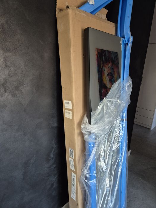 Grzejnik dekoracyjny 181x52 Case Slim Mirror