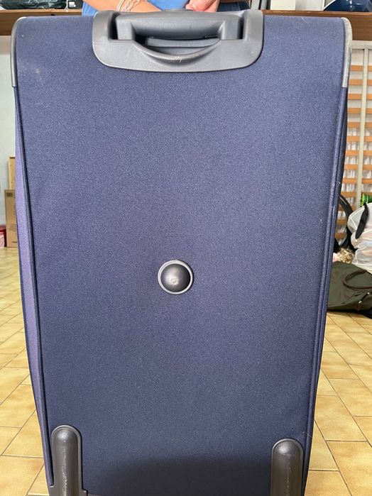 Mala de viagem da Delsey em tecido azul escura