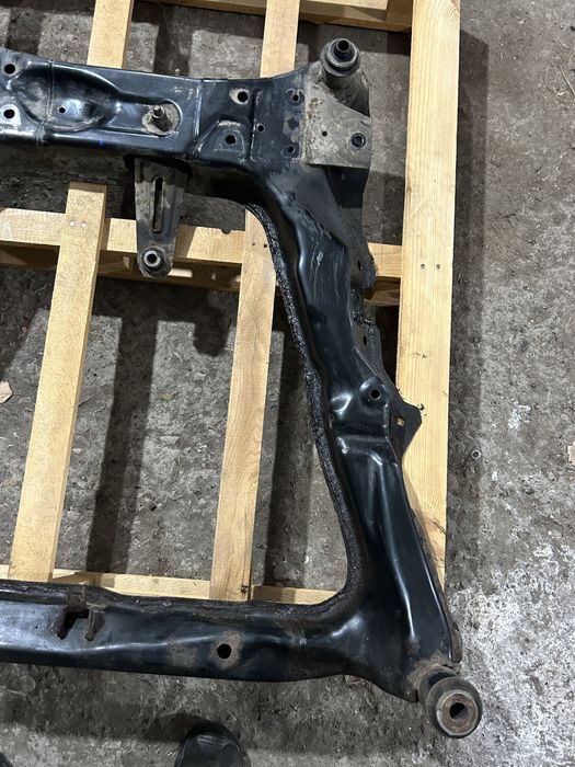 Підрамник, передня задня балка nissan qashqai