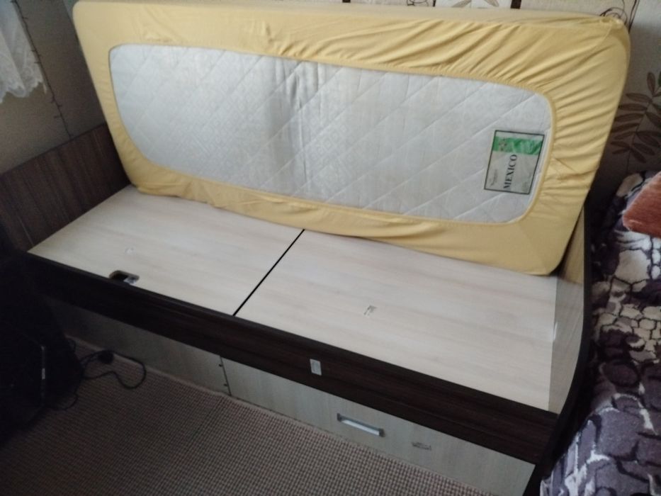 Ліжко  з шухлядами