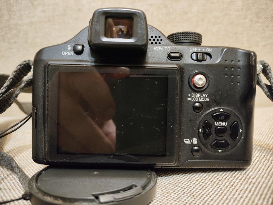 Цифровий фотоапарат Panasonic Lumix FZ 7