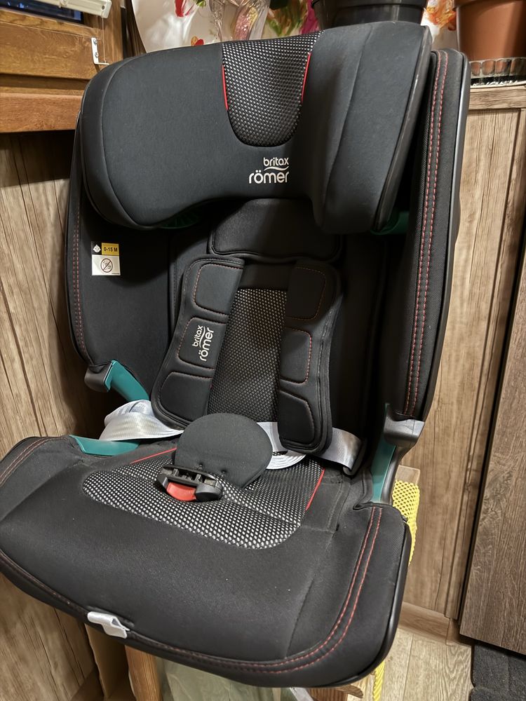 Продам автокрісло britax romer advansafix i size 76- 150 см.
