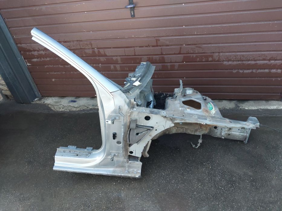 Ćwiartka Prawy przód audi a4 b8 LY7G próg słupek Podłużnica Fartuch