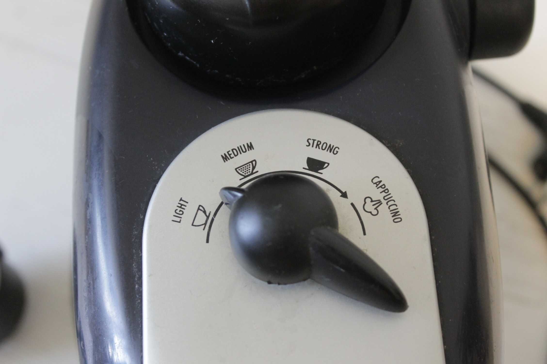 Кавоварка еспресо (ріжкова) Binatone EM-207 + Delonghi EC7 гарний стан