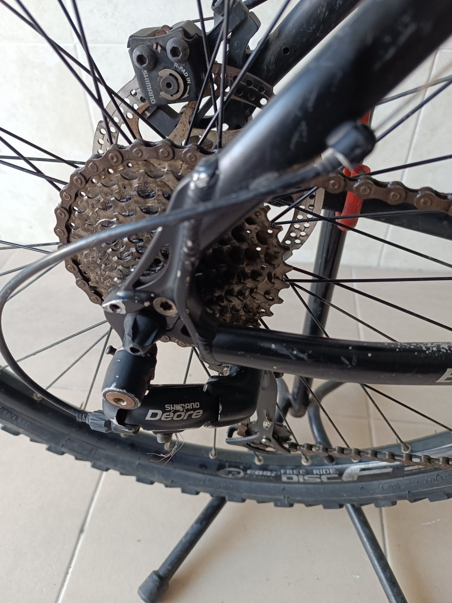 Bicicleta BTT  Roda 26 Shimano Deore