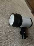 lampa błyskowa studyjna Godox Mini Pioneer 250DI.