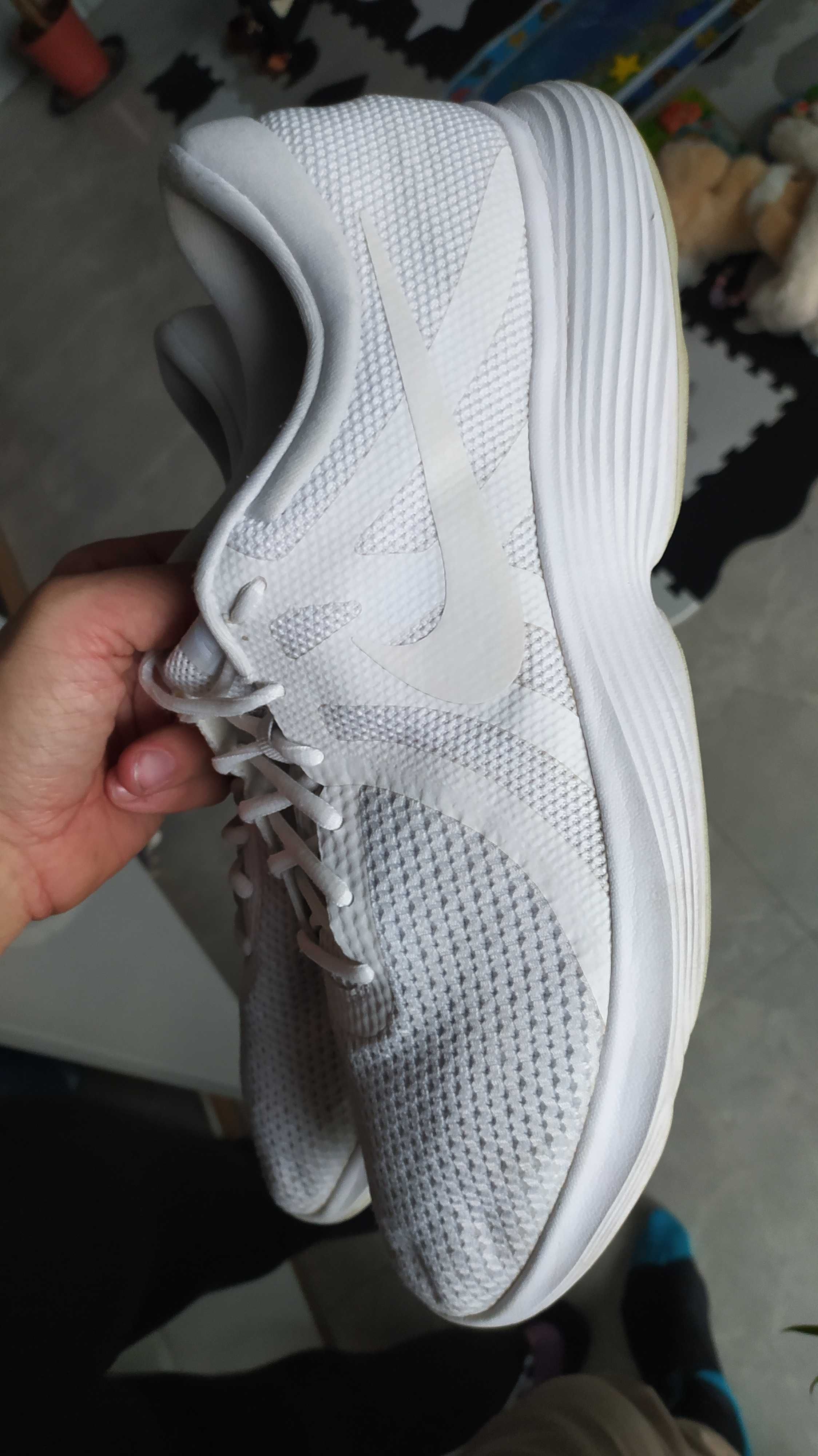 Nike revolution 47,5 r 31 cm