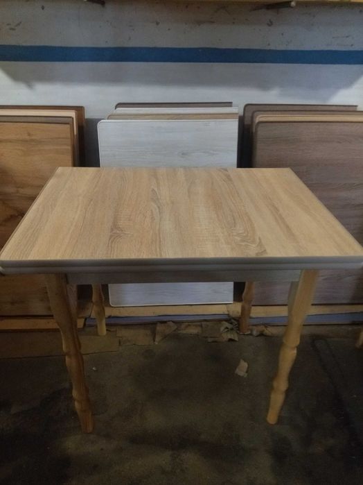 Стіл кухонний розкладний і  табуретки