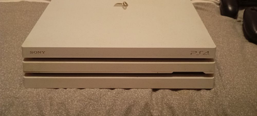 Vendo PS4 Pro tera