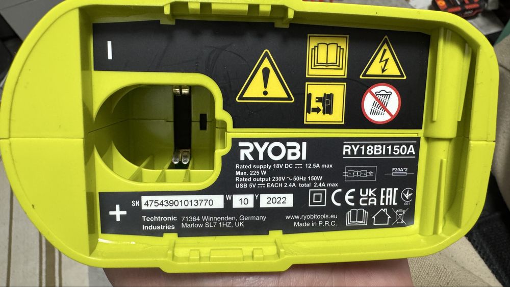 Ryobi Комплект Ліхтар Зарядка 12v Батарея Інвертор