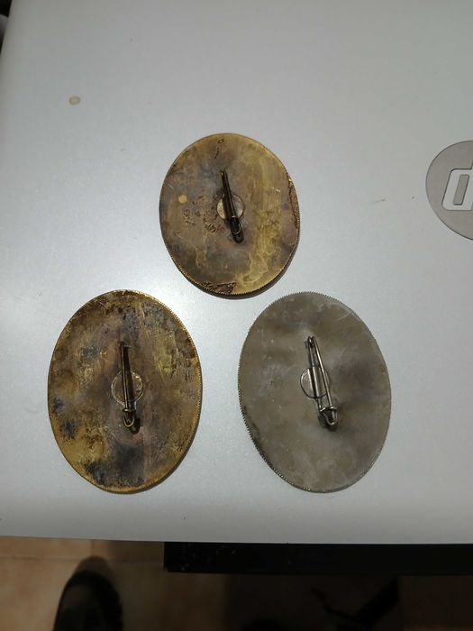 MILITAR-  crachás militares COMANDOS+ outros crachás