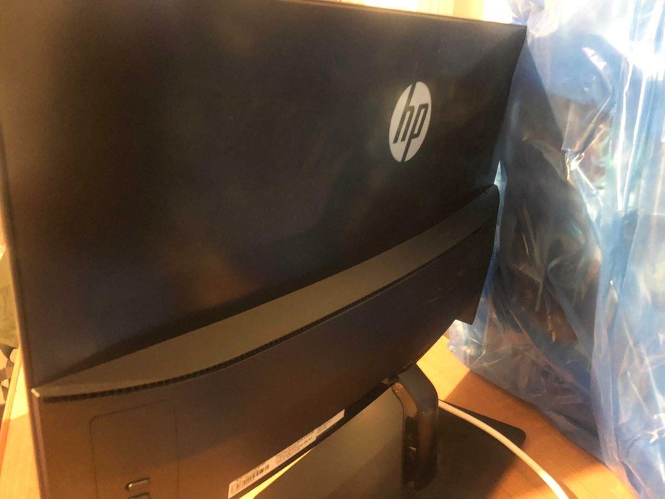 X27 Monitor HP 27 cali zakrzywiany ekran full hd