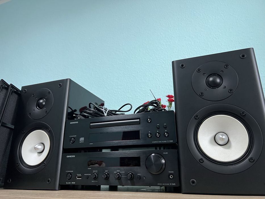 #1496 Onkyo R-1045 C-1045 amplituner wzmacniacz odtwarzacz CD radio