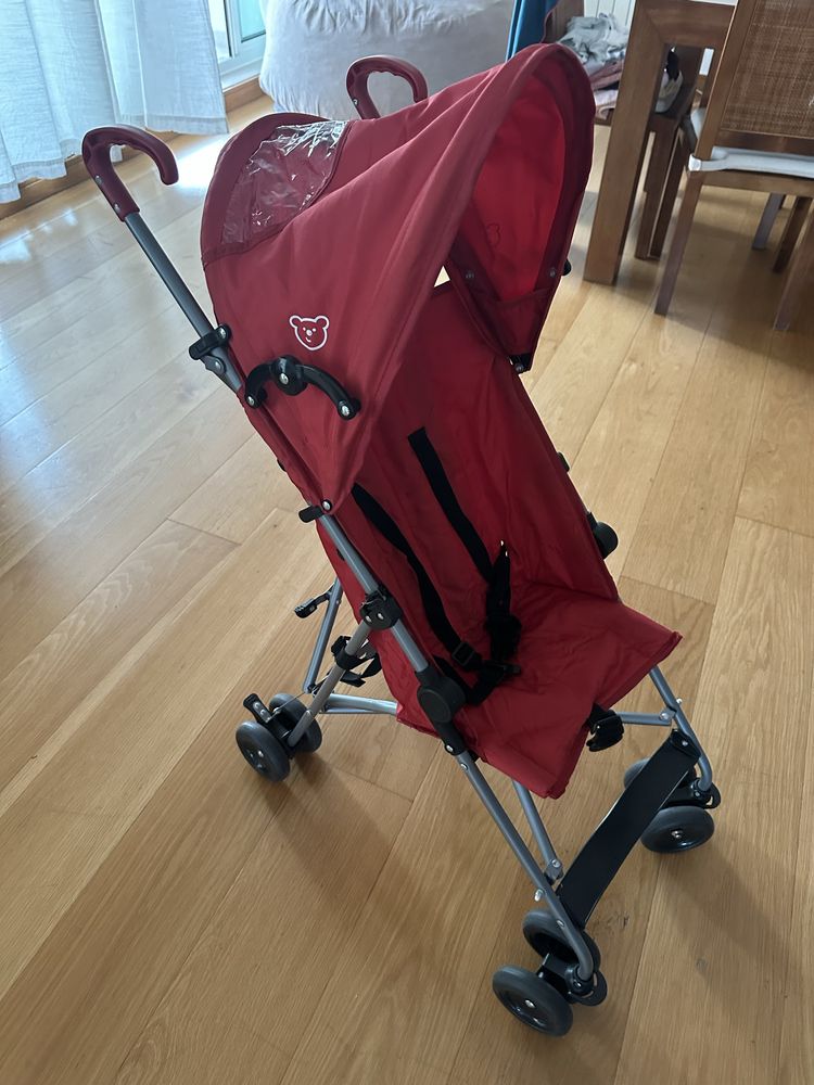 Carrinho bébé dobrável com proteção chuva e sol amovível - Como novo