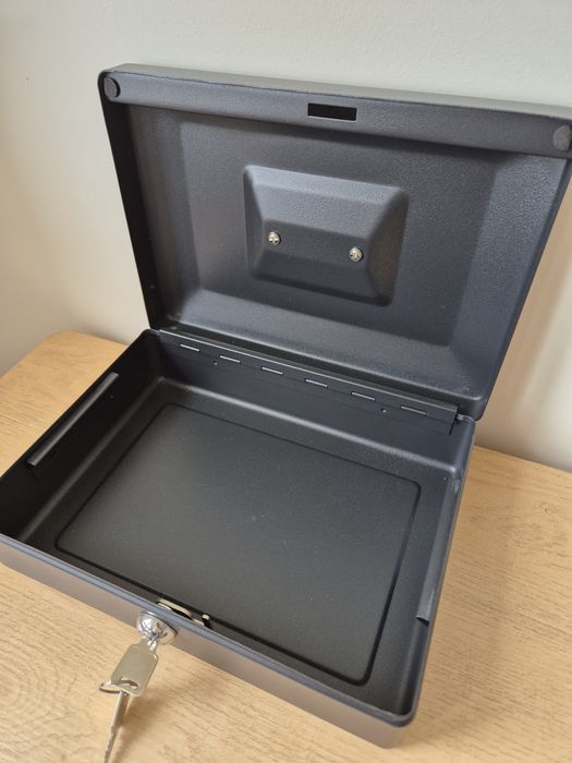 Kasetka sklepowa na pieniądze master lock