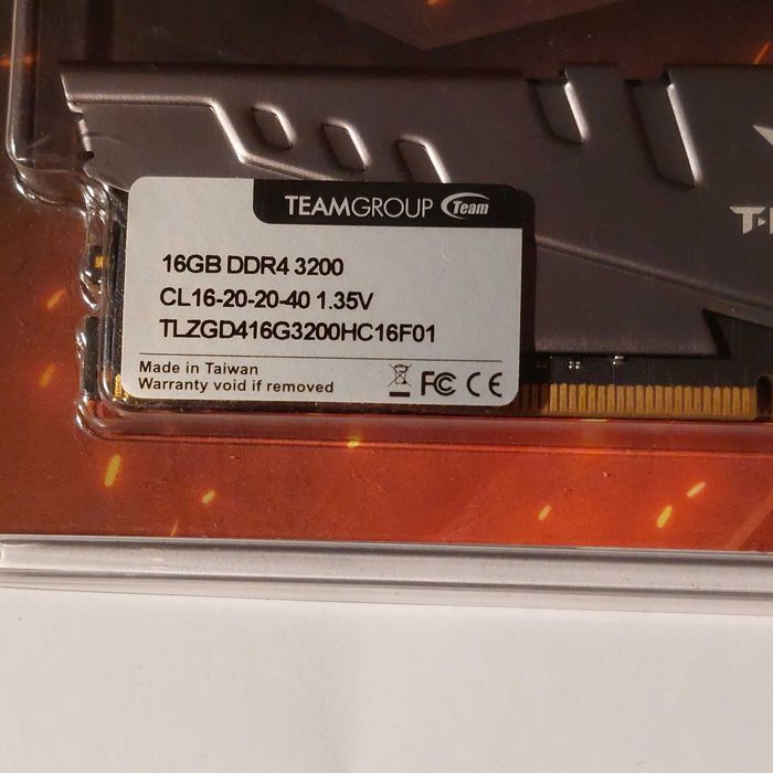 MEMÓRIA RAM Team Group T-FORCE Vulcan Z DDR4 16GB 3200MHz CAS16  Cinza