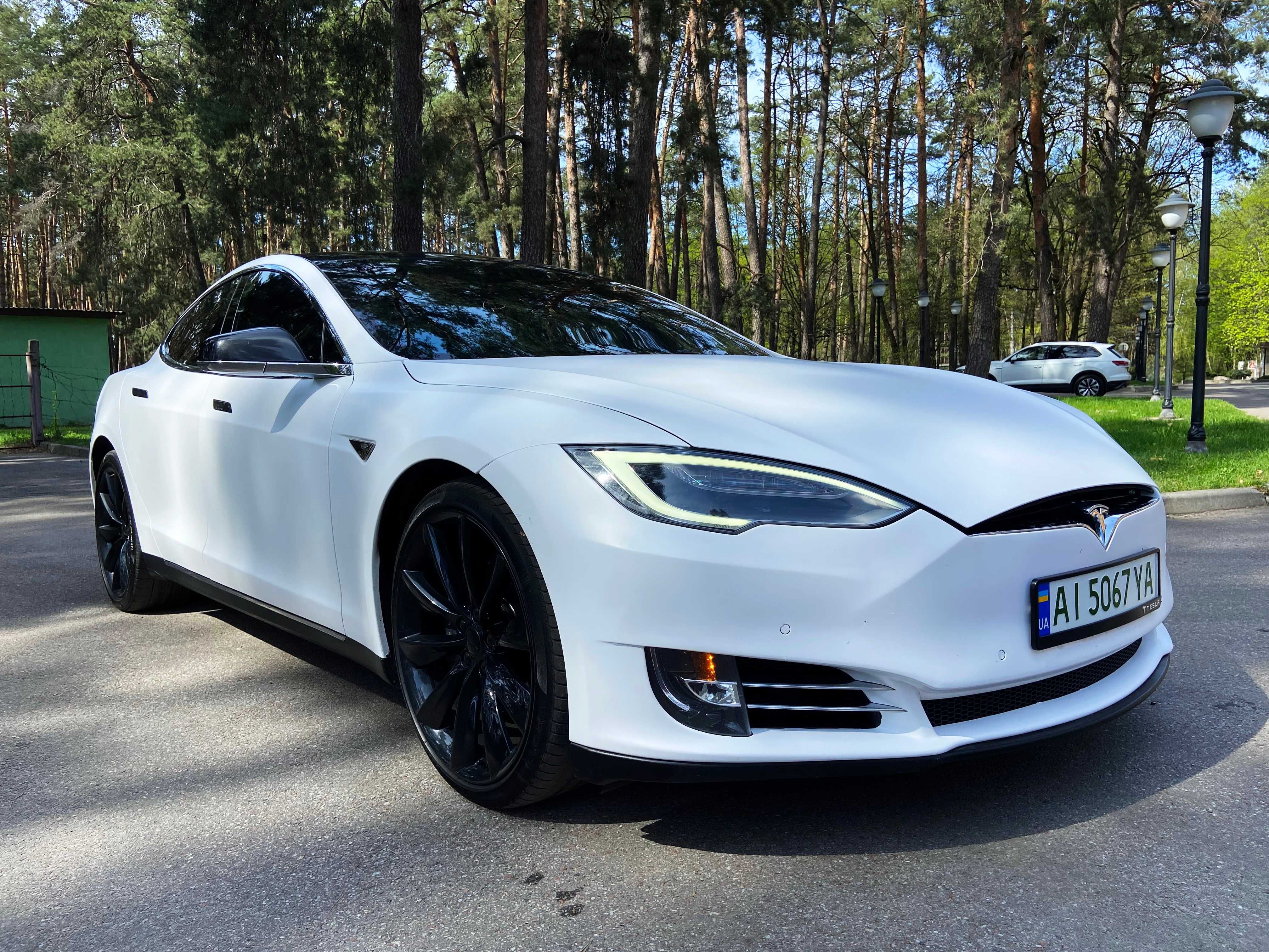 Tesla Model S 2013