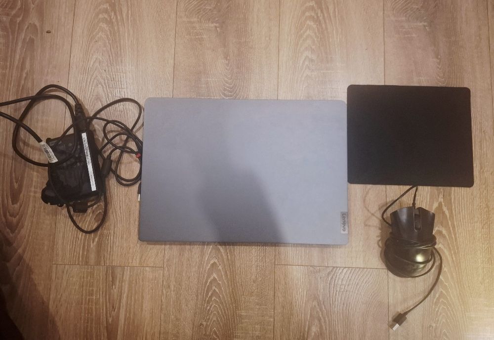 Portátil Gaming Lenovo Ryzen 5 + Gráfica 6GB | GTA 5 60FPS+ | 8GB RAM