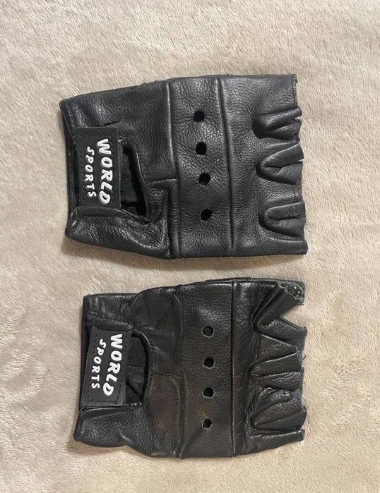 Перчатки беспалые кожаные World sports