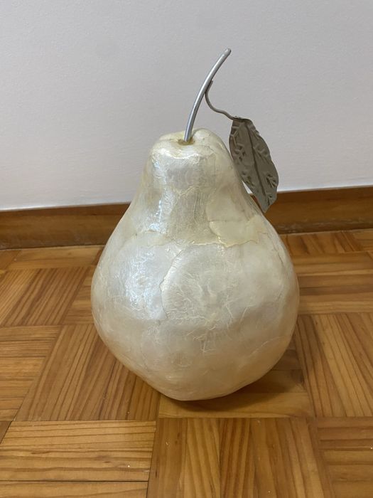 Artigo para decoração em forma de pera
