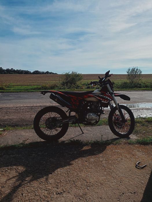 Ендуро 300 на доках, стан близько ідеалу