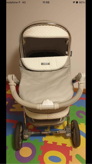 Carrinho trio com oferta de base isofix