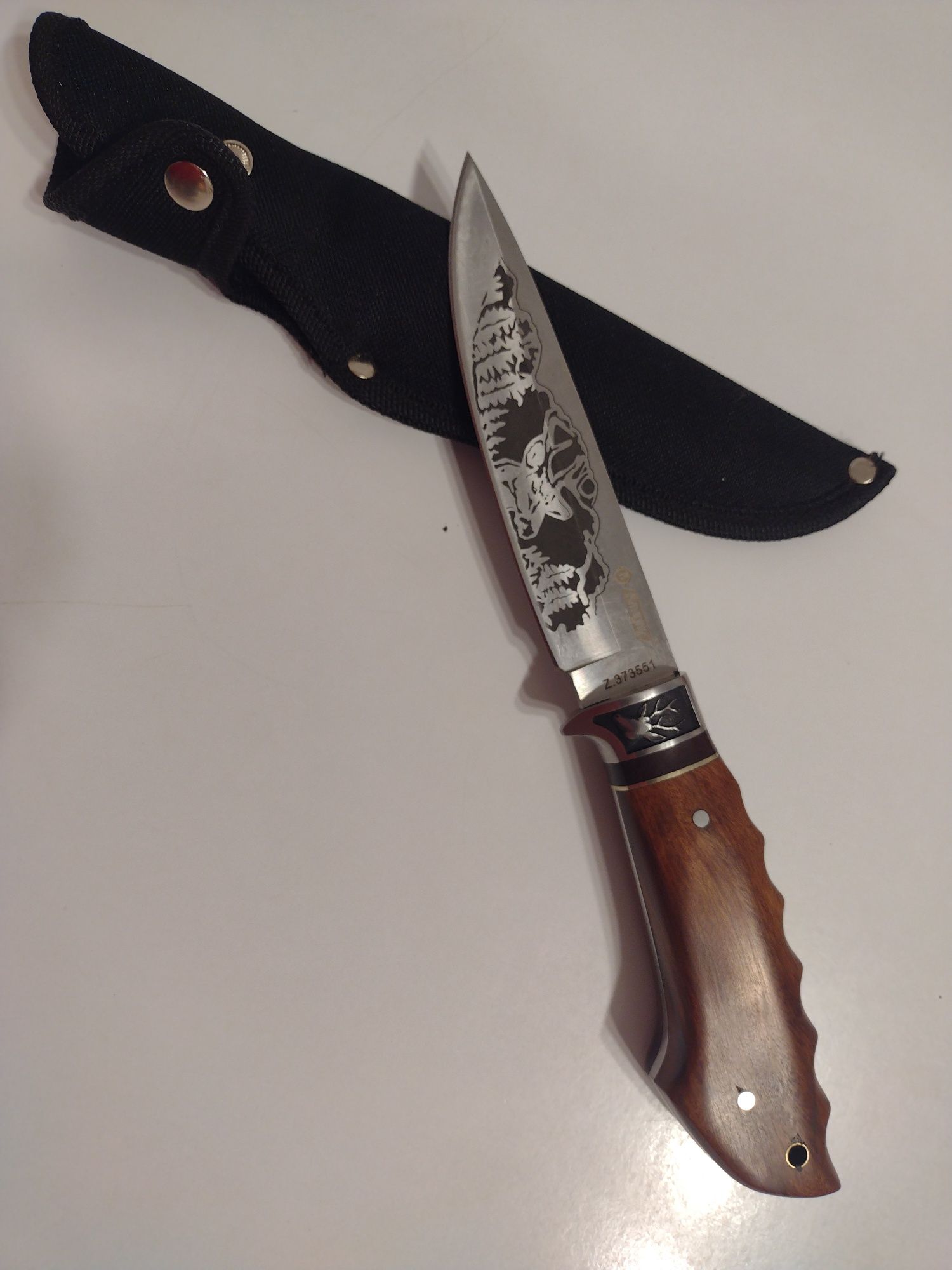 Nóż KANDAR myśliwski zdobiony Jeleń Survivalowy Etui