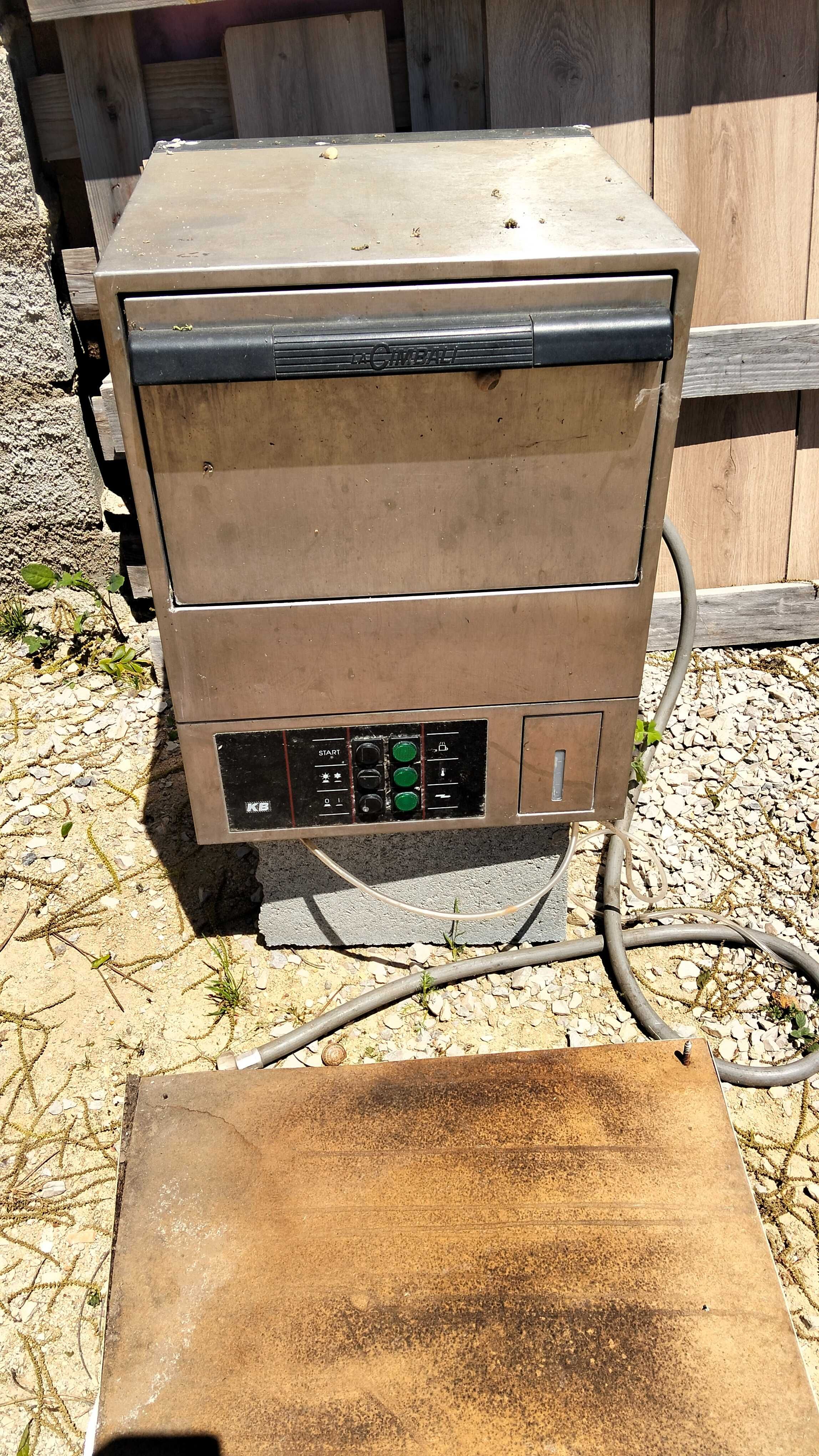 Máquina de lavar chávenas para desocupar