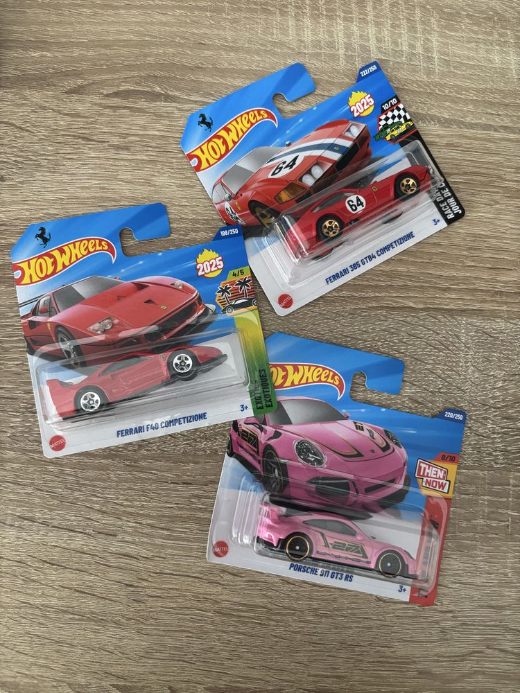 Hot Wheels Ferrari f40 Competizione + 365 gtb4 + porshe 911 gt3 rs