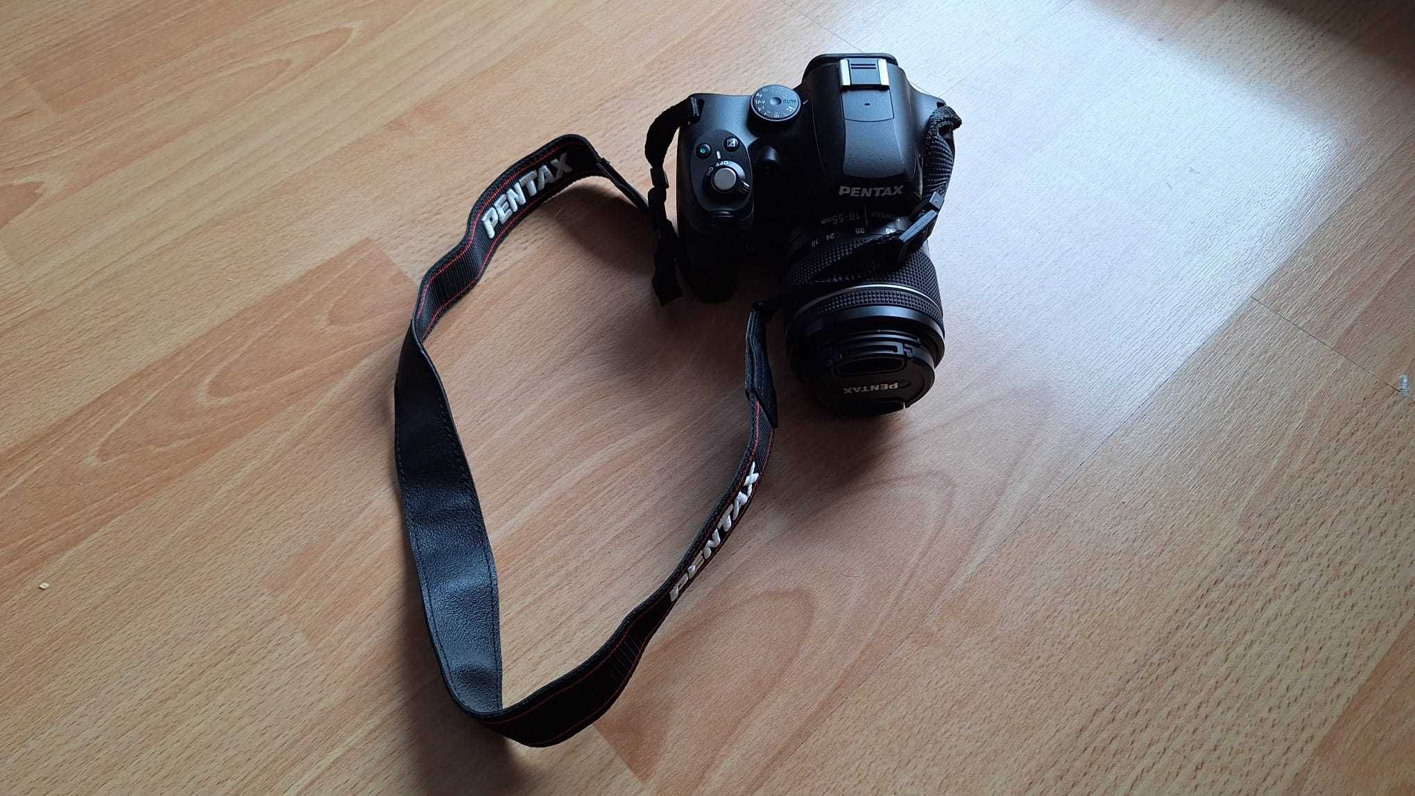 Pentax K-50 + Obiektyw 18-55mm WR – Lustrzanka w świetnym stanie!