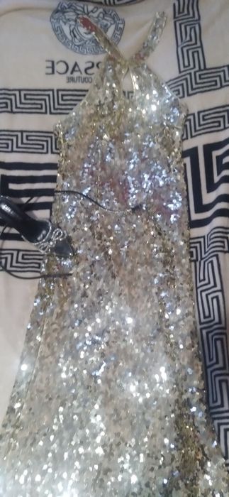 Шикарне плаття в пайетках в пол емка