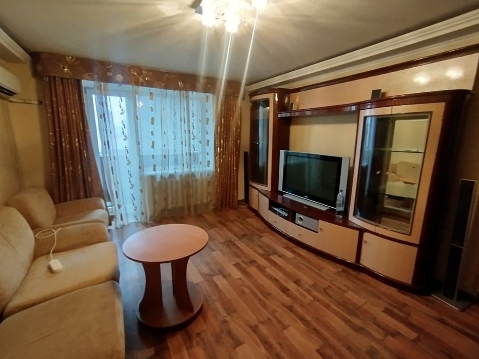 Оренда однокімнатної квартири 40м² Центр. вул. Крамаренка (Ворошилова)